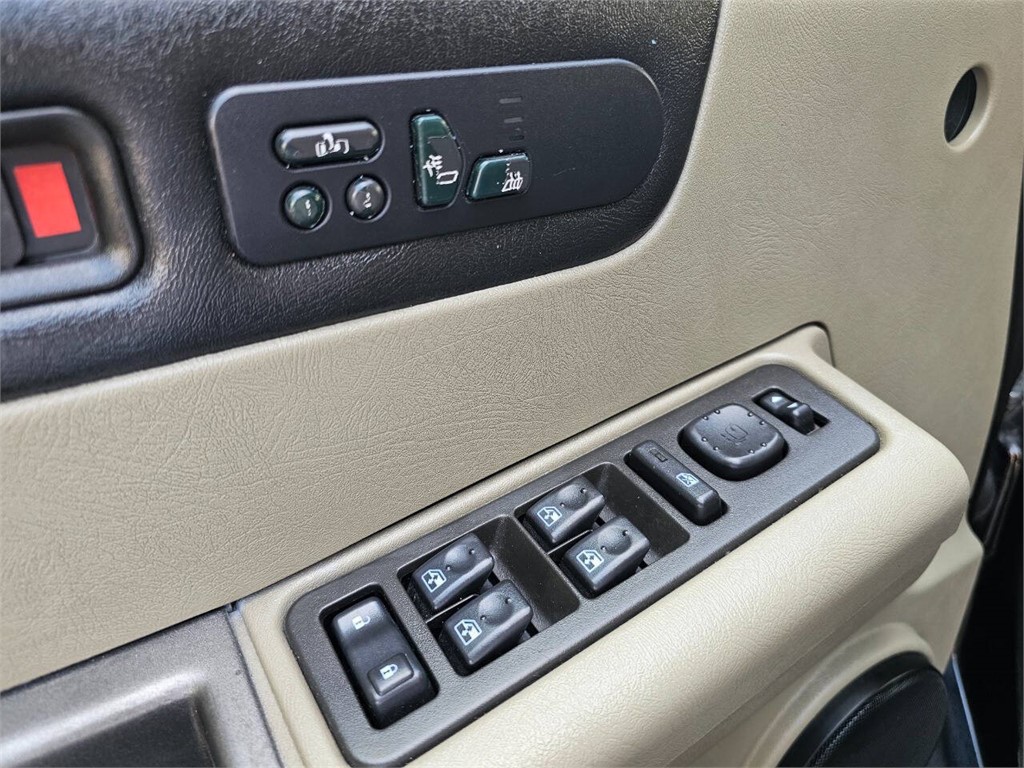 2003 HUMMER H2 photo