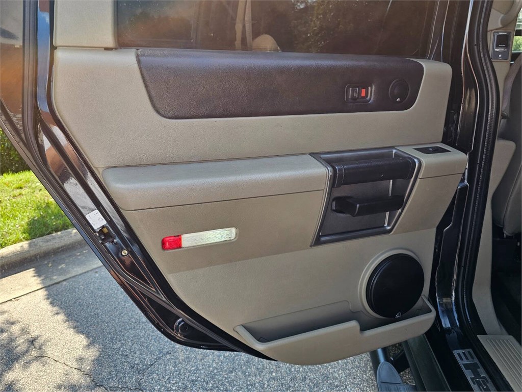 2003 HUMMER H2 photo