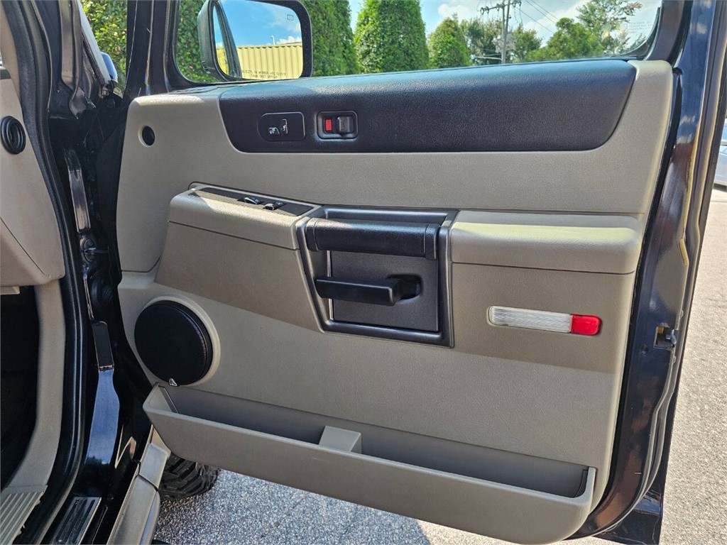 2003 HUMMER H2 photo