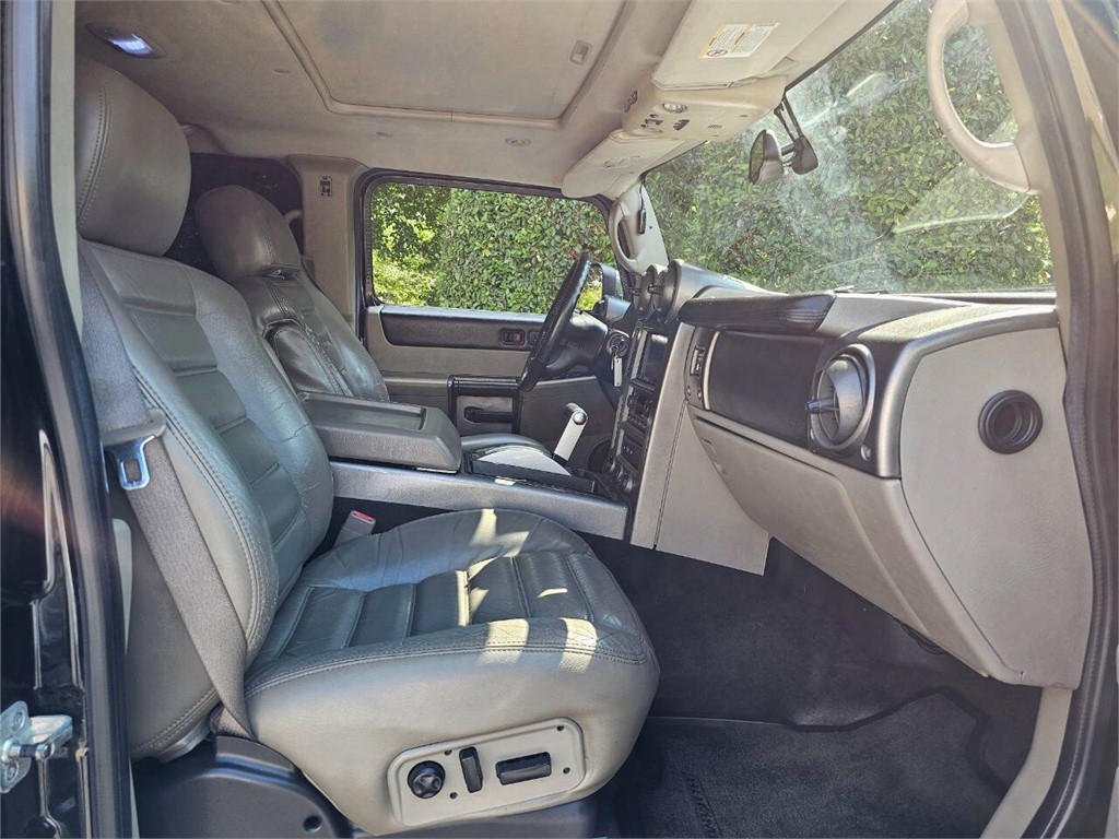 2003 HUMMER H2 photo