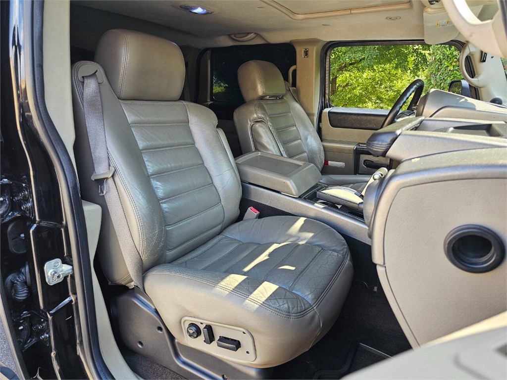 2003 HUMMER H2 photo