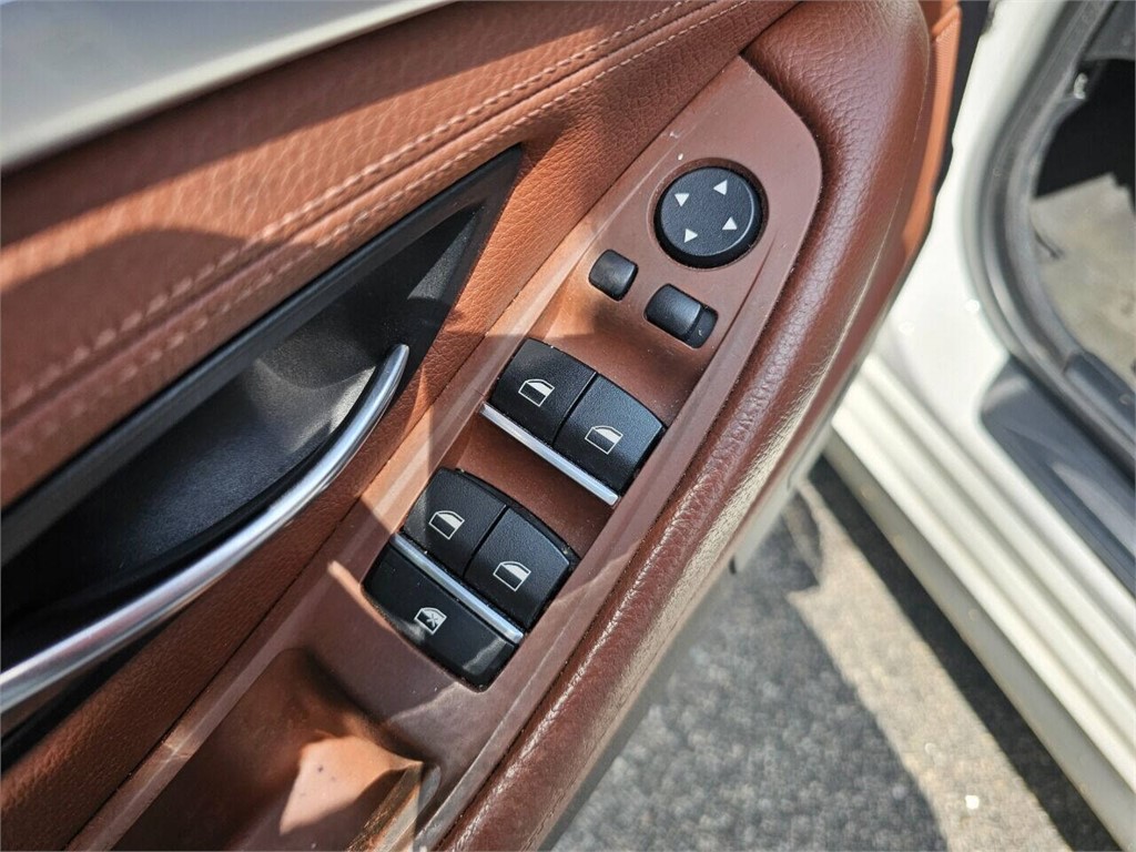 2016 BMW 5-Series  photo