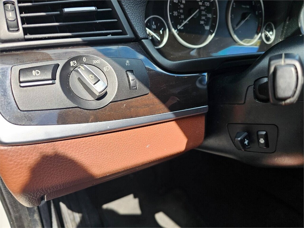 2016 BMW 5-Series  photo