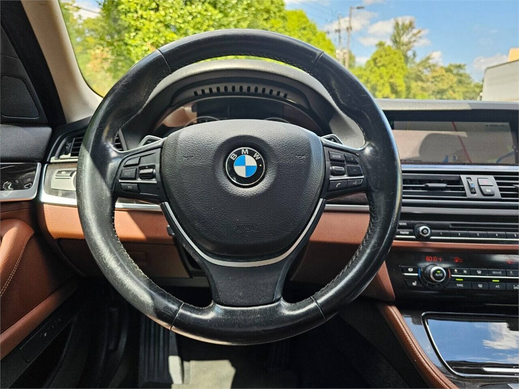 2016 BMW 5-Series  photo
