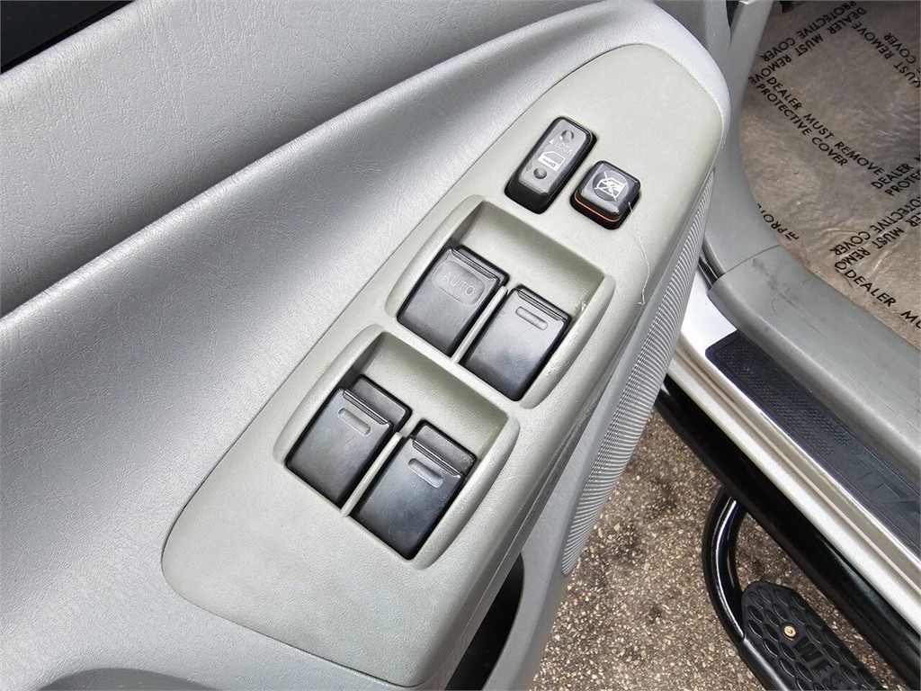 2011 Toyota Tacoma V6 photo