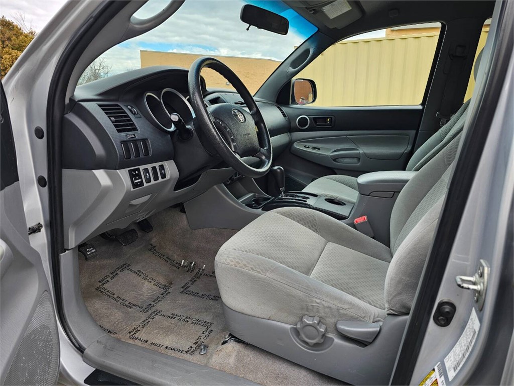 2011 Toyota Tacoma V6 photo
