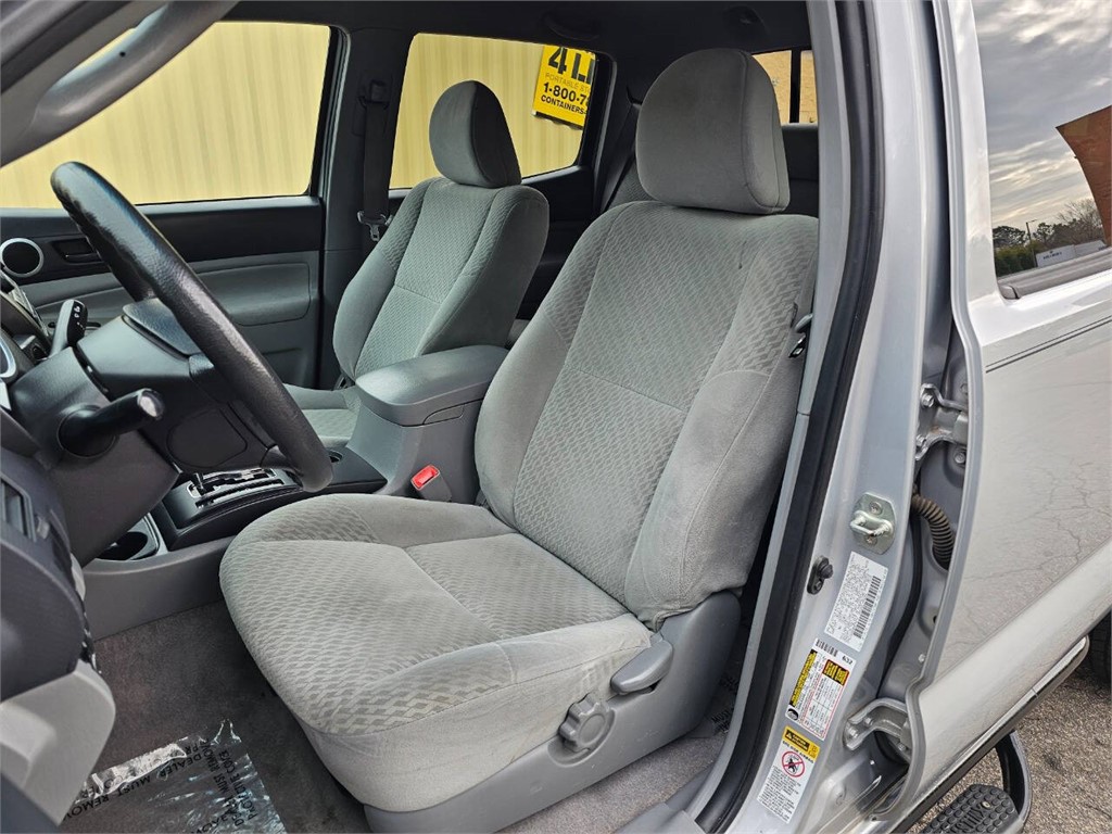 2011 Toyota Tacoma V6 photo