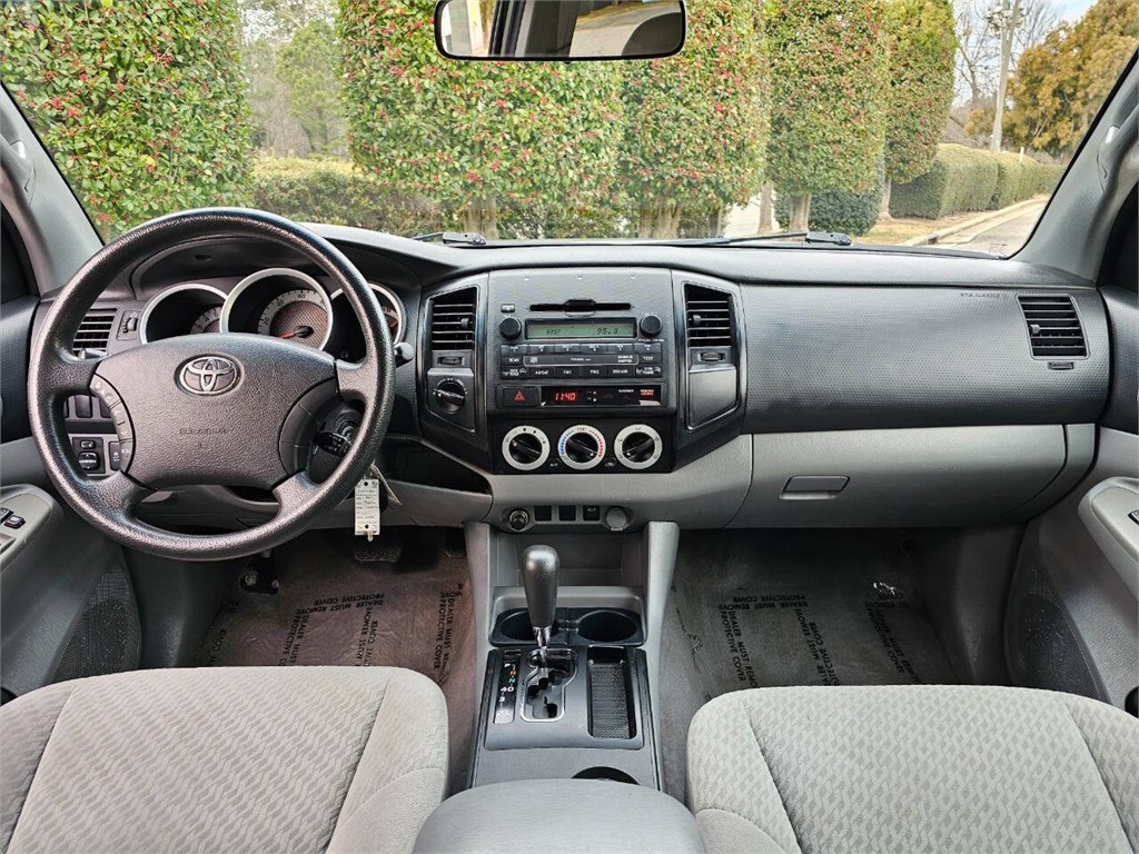 2011 Toyota Tacoma V6 photo