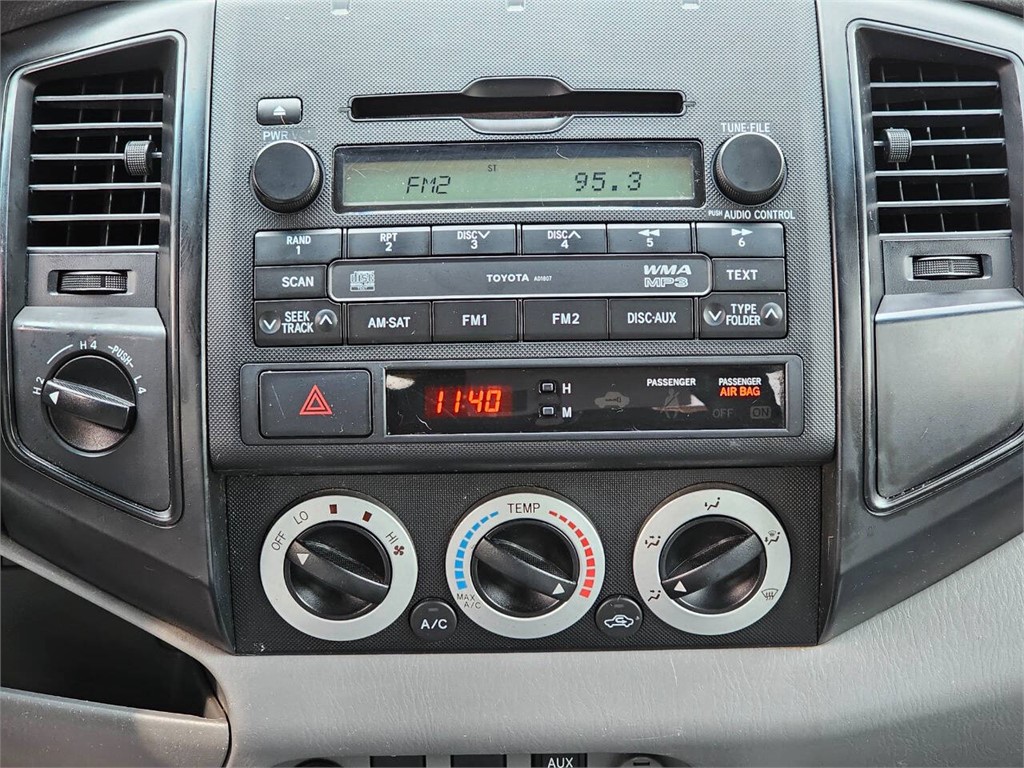 2011 Toyota Tacoma V6 photo