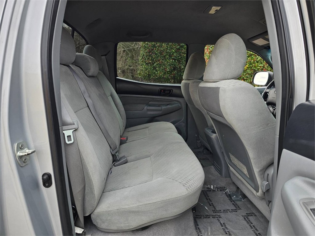 2011 Toyota Tacoma V6 photo