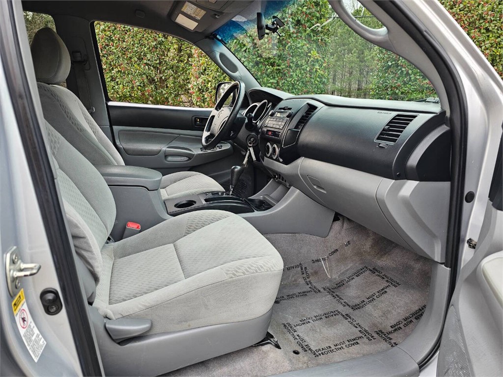 2011 Toyota Tacoma V6 photo