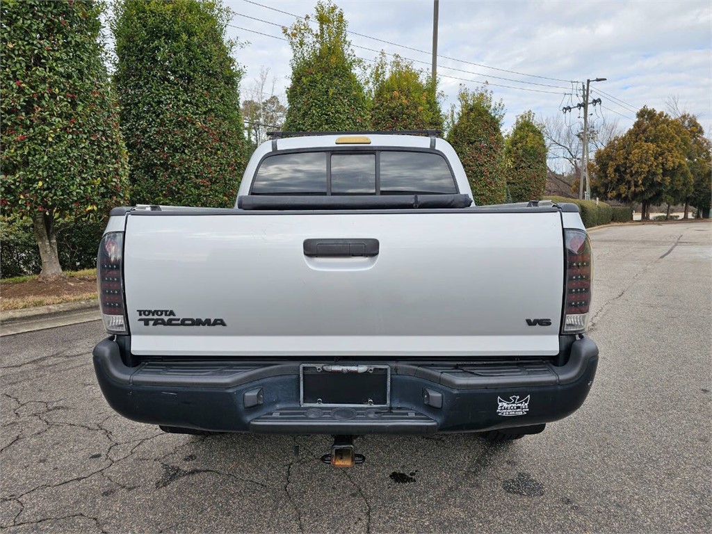 2011 Toyota Tacoma V6 photo