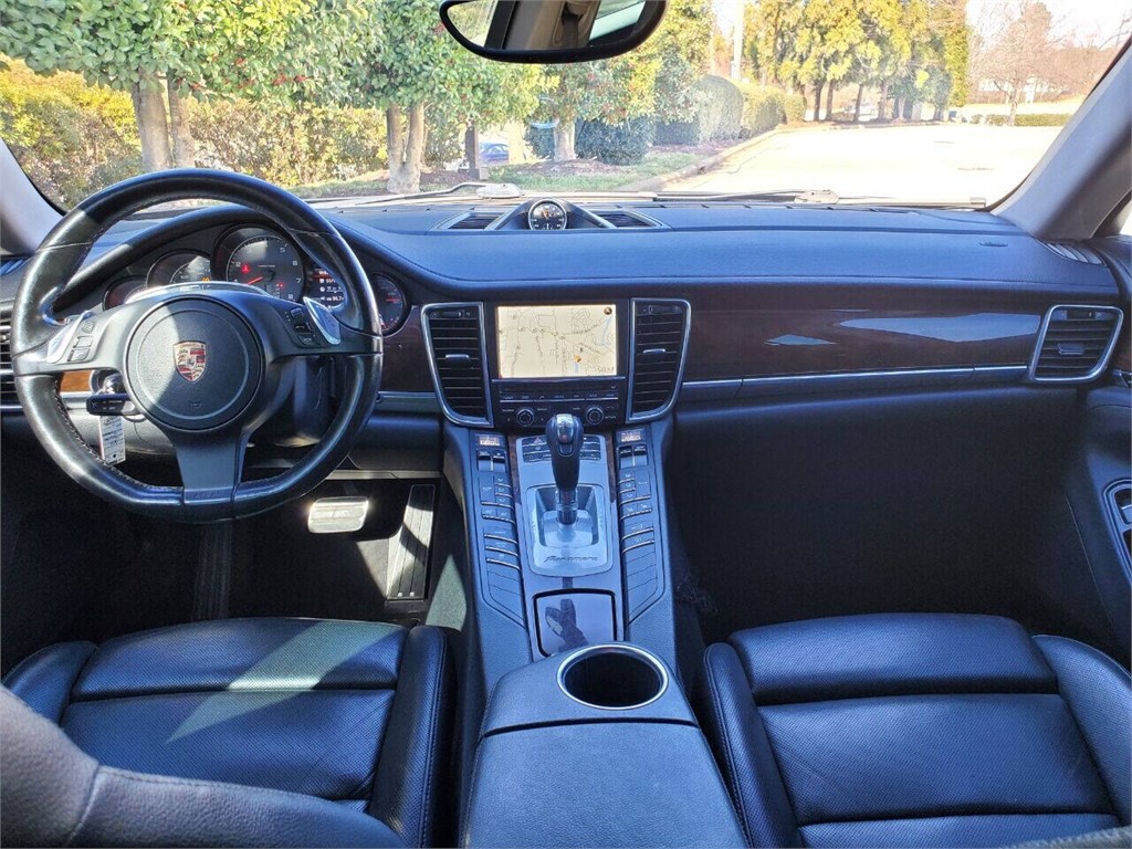 2011 Porsche Panamera photo