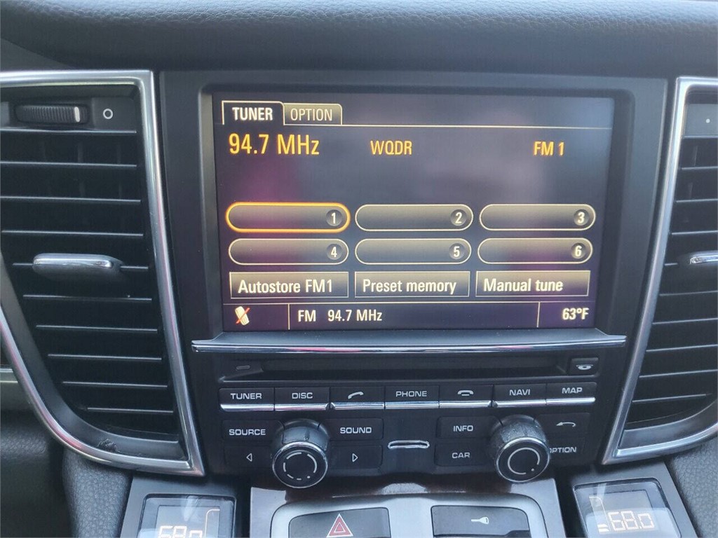 2011 Porsche Panamera photo