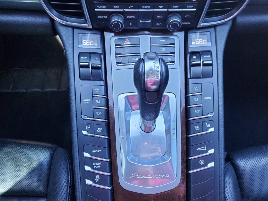 2011 Porsche Panamera photo
