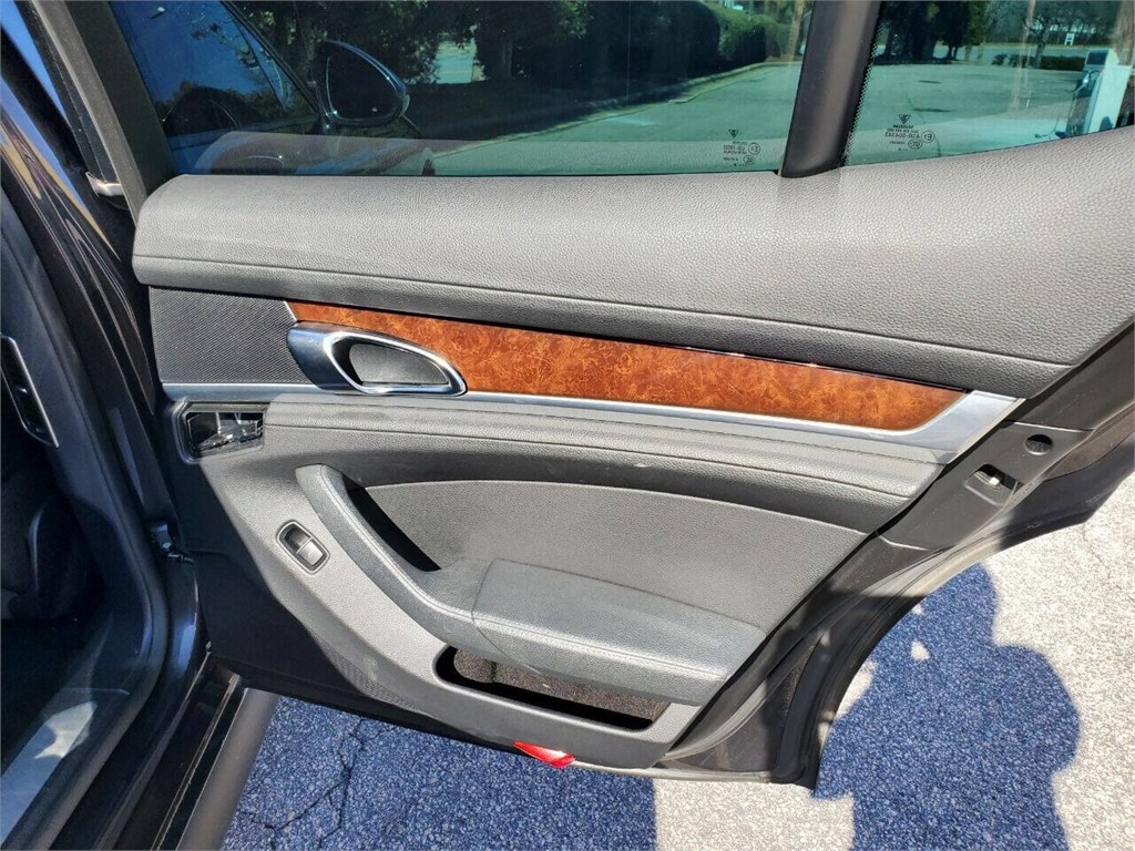 2011 Porsche Panamera photo