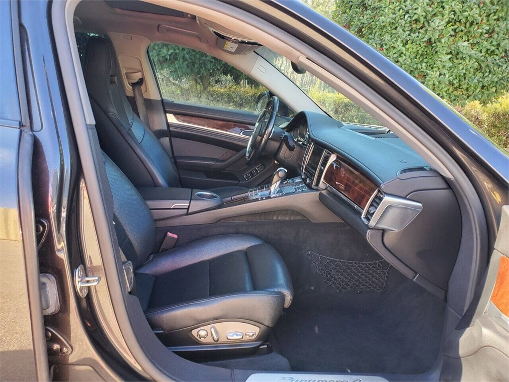 2011 Porsche Panamera photo