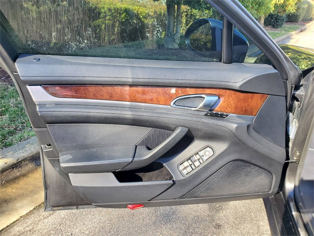 2011 Porsche Panamera photo