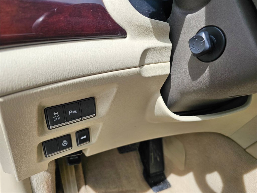 2013 Infiniti M37 photo