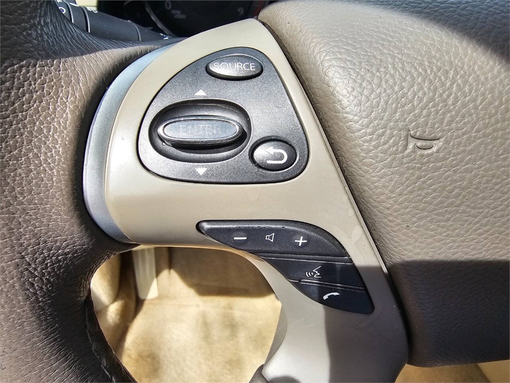 2013 Infiniti M37 photo