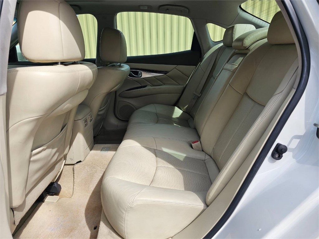 2013 Infiniti M37 photo