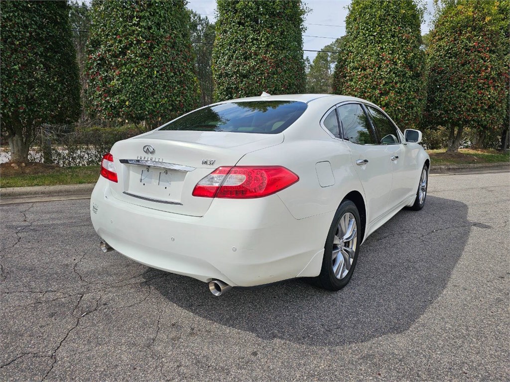 2013 Infiniti M37 photo