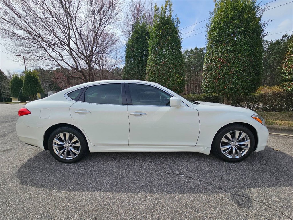 2013 Infiniti M37 photo
