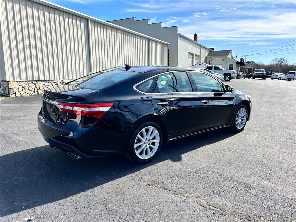 2013 Toyota Avalon XLE photo