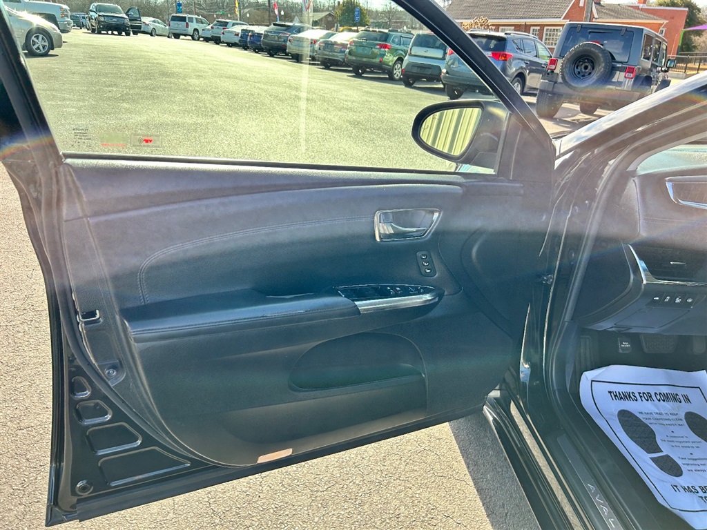 2013 Toyota Avalon XLE photo