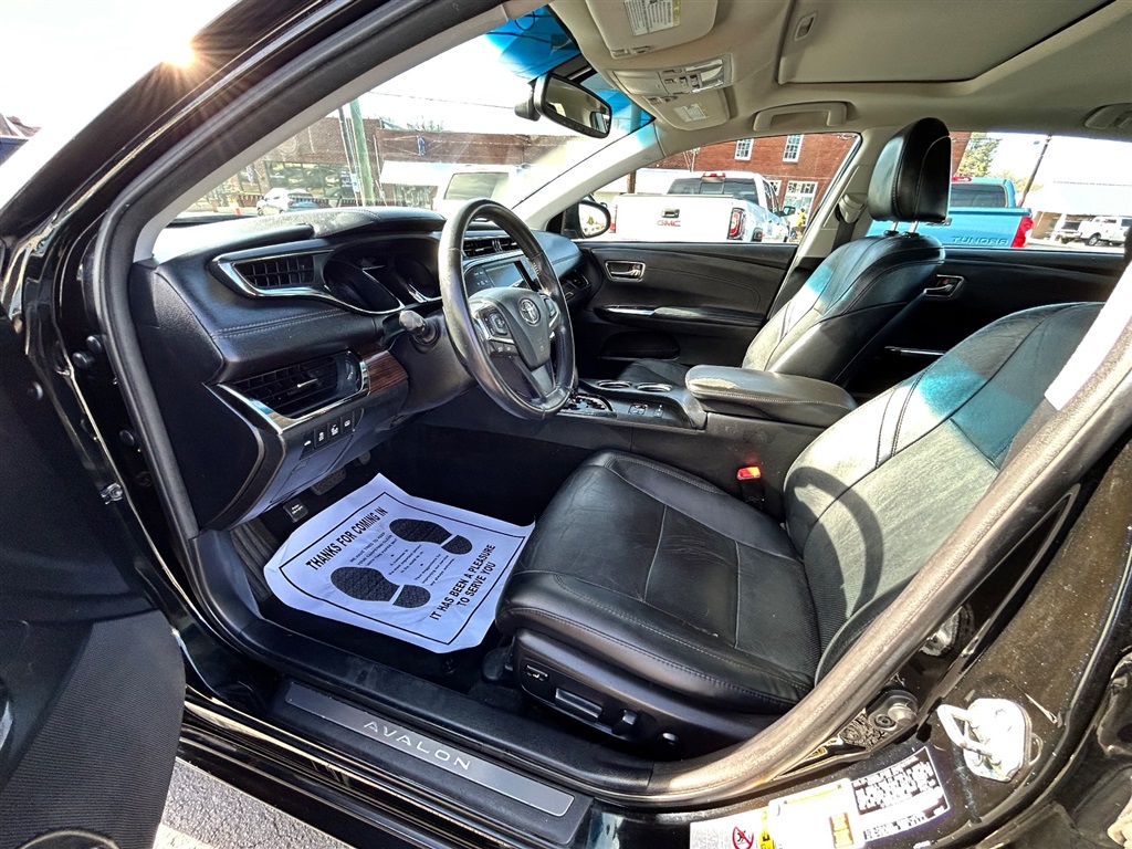2013 Toyota Avalon XLE photo