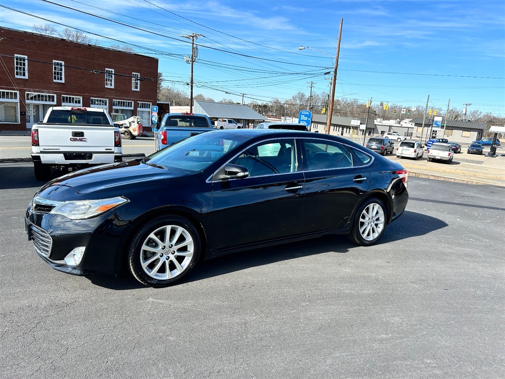 2013 Toyota Avalon XLE photo