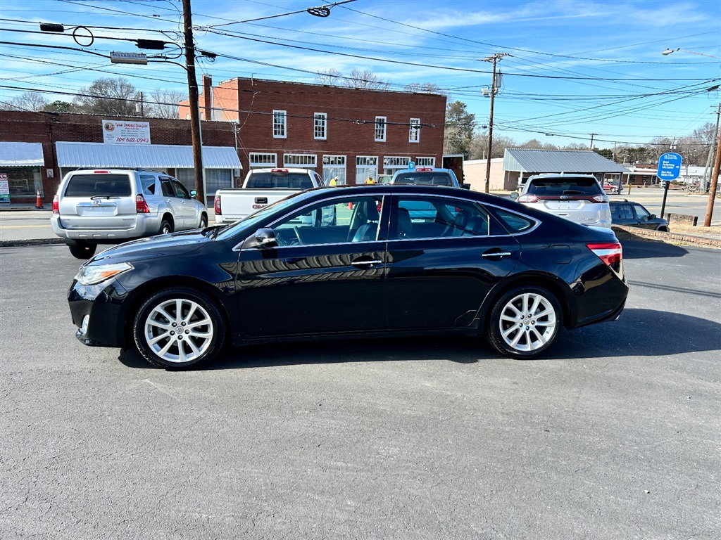 2013 Toyota Avalon XLE photo