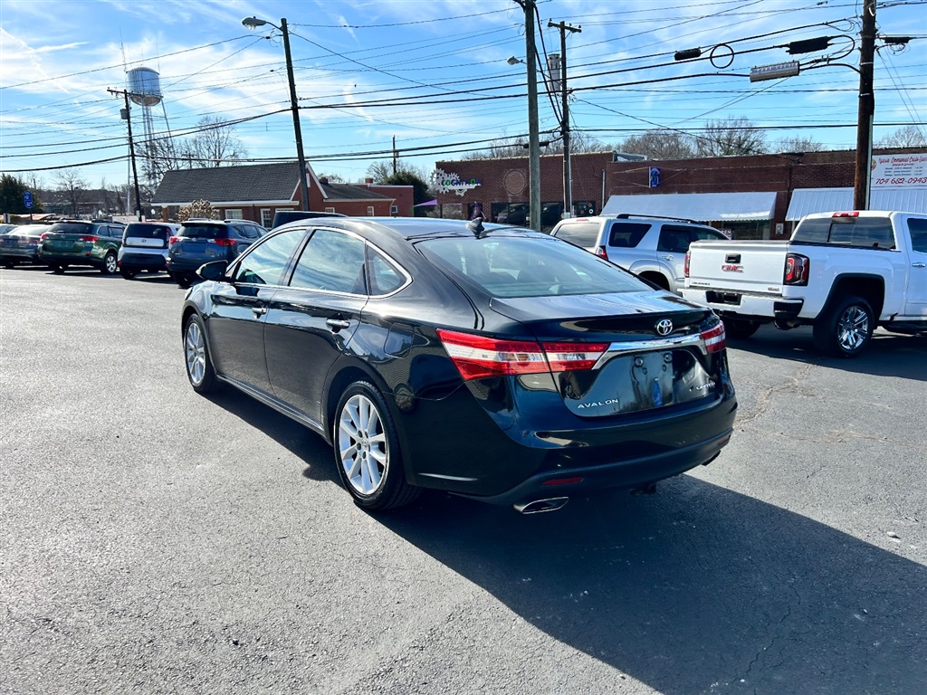 2013 Toyota Avalon XLE photo