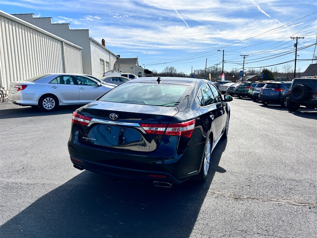 2013 Toyota Avalon XLE photo