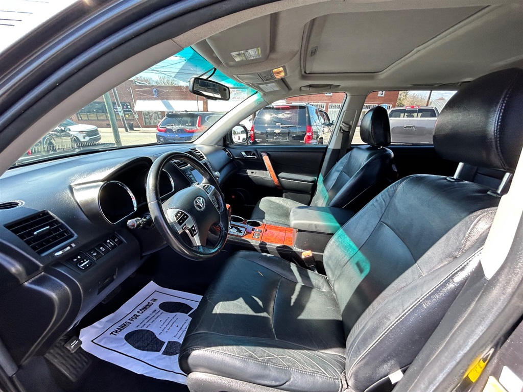 2011 Toyota Highlander Limited photo