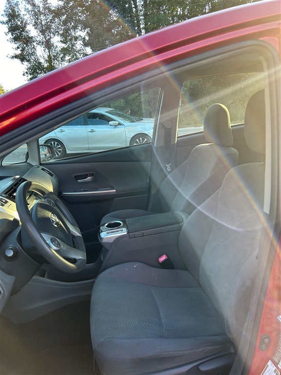2012 Toyota Prius v Two photo