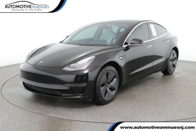 The 2020 Tesla Model 3  photos