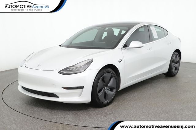 The 2020 Tesla Model 3  photos