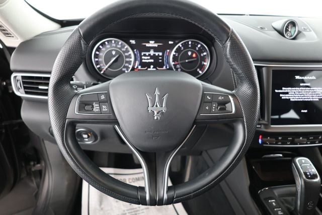 2022 Maserati Levante  photo
