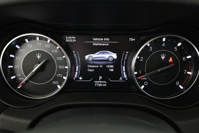 2022 Maserati Ghibli  photo