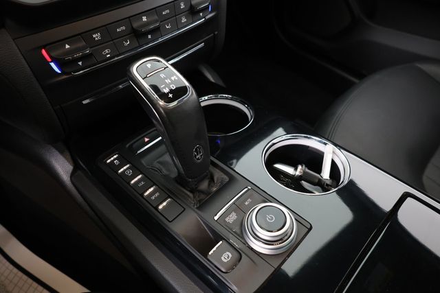 2022 Maserati Ghibli  photo