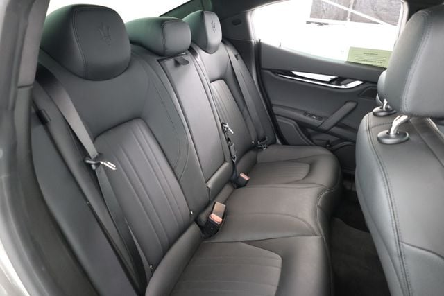 2022 Maserati Ghibli  photo