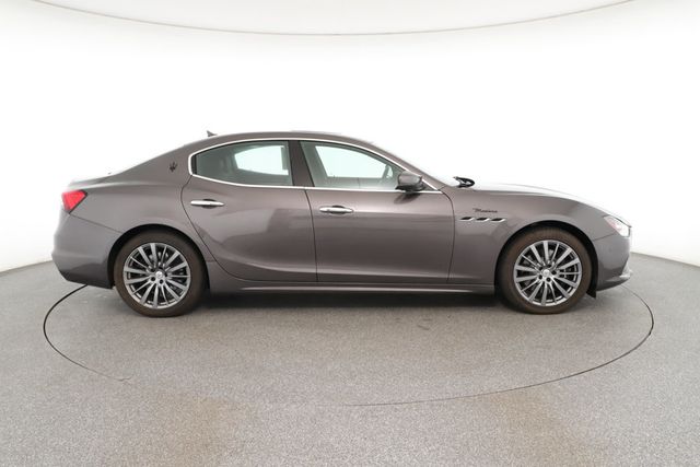 2022 Maserati Ghibli  photo
