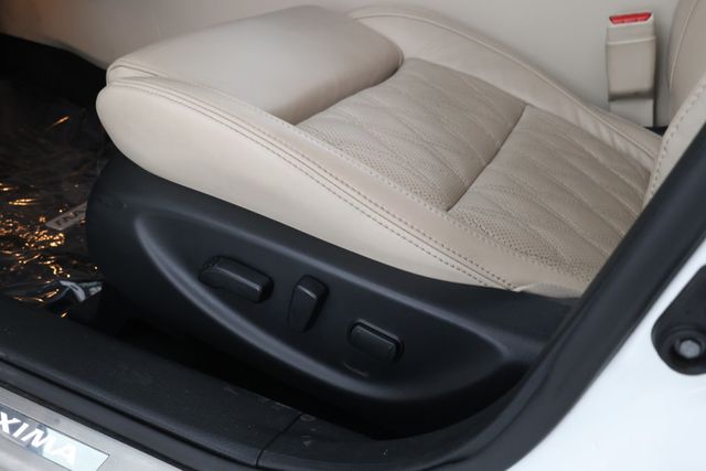 2023 Nissan Maxima  photo