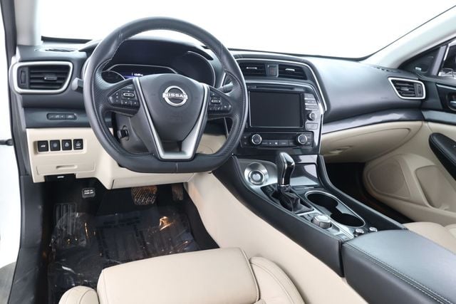 2023 Nissan Maxima  photo