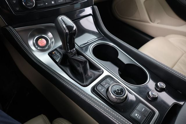 2023 Nissan Maxima  photo