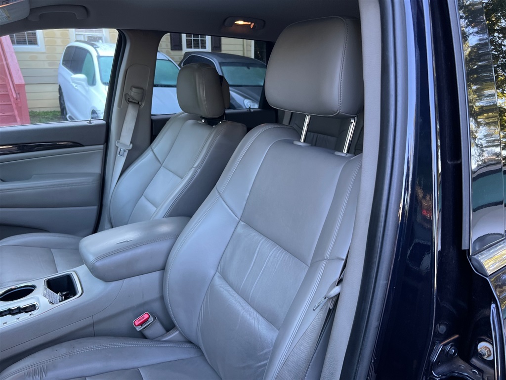 2011 Jeep Grand Cherokee Laredo photo