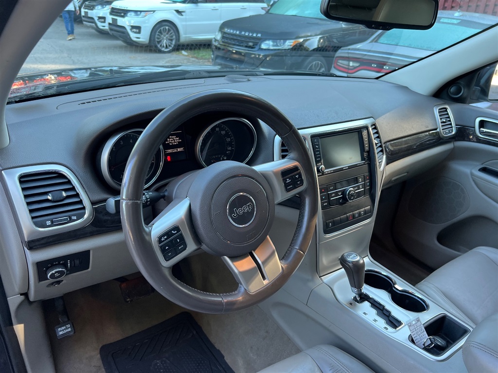 2011 Jeep Grand Cherokee Laredo photo