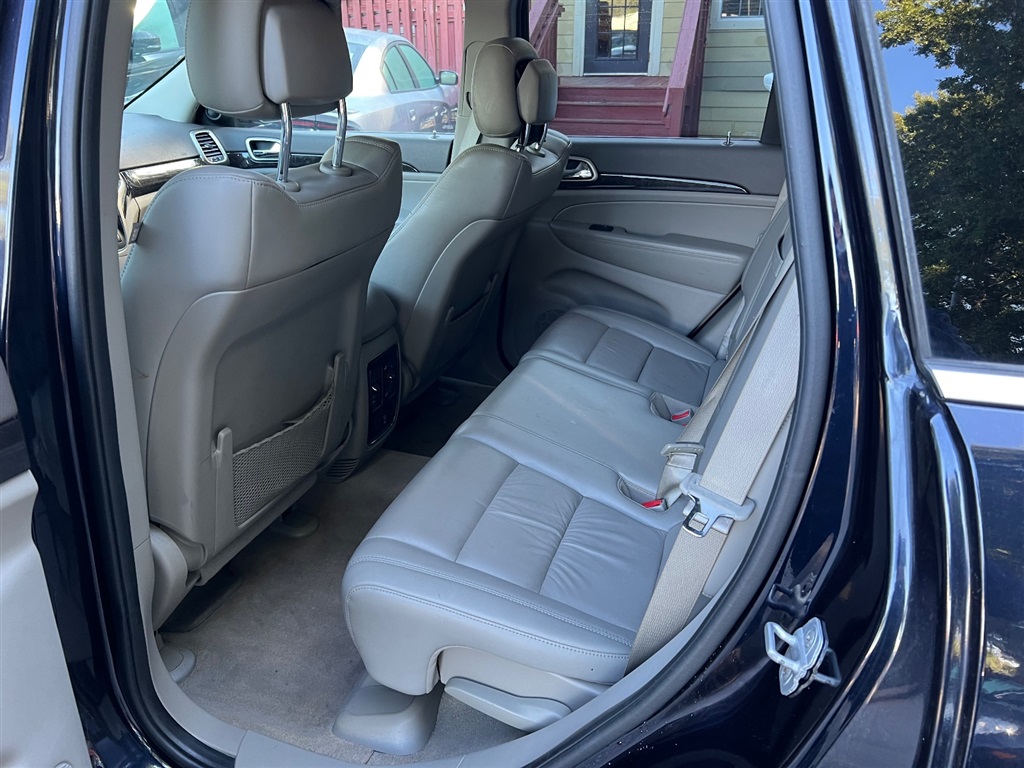 2011 Jeep Grand Cherokee Laredo photo