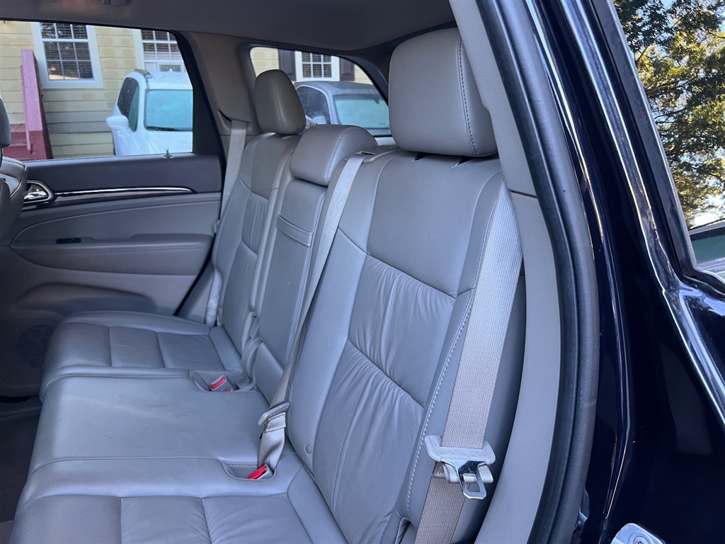 2011 Jeep Grand Cherokee Laredo photo